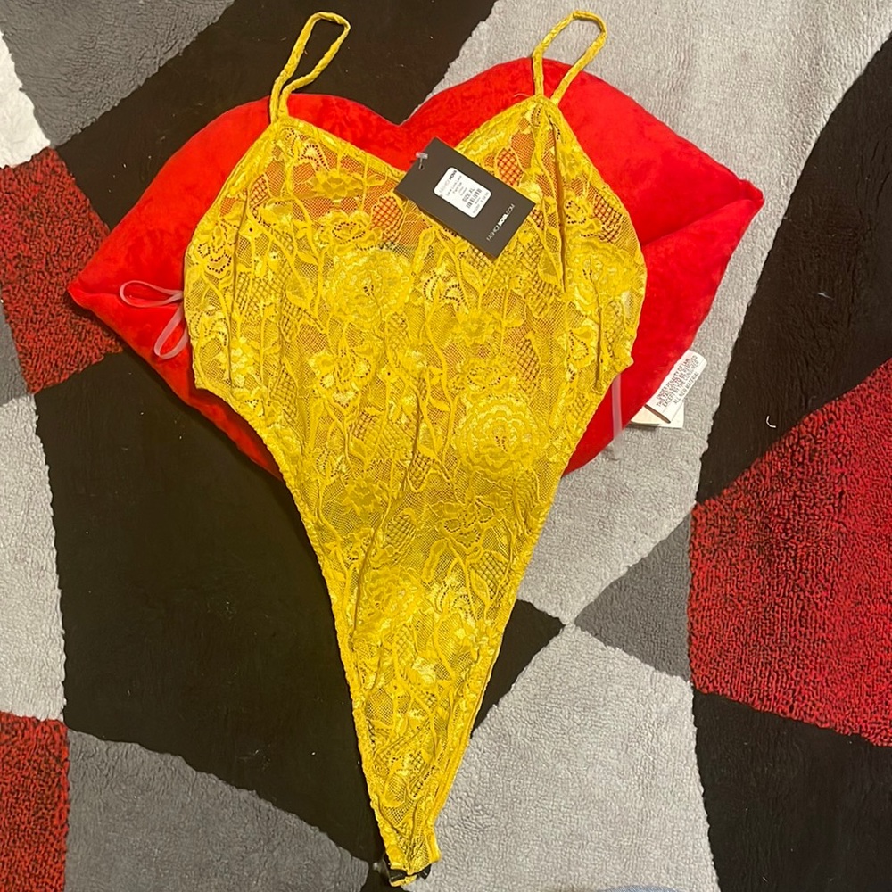 Yellow lace 2 piece set from fashion nova